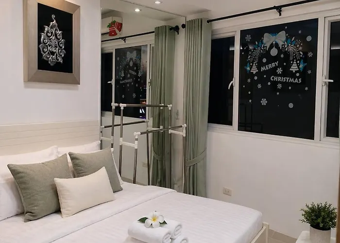Luxe 1-bedroom Front Of Mall Of With View In Pasay Apartment *