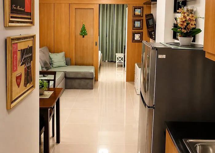 Luxe 1-bedroom Front Of Mall Of With View In Pasay *